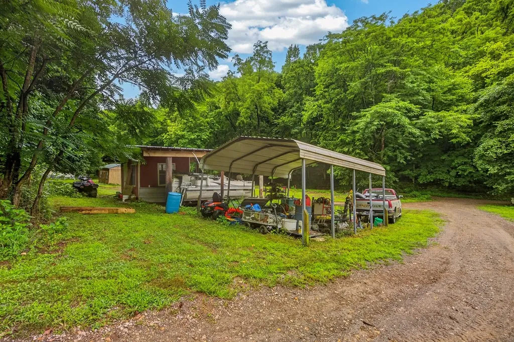 339 Wheeler Town Lane Bloomington Springs TN 38545