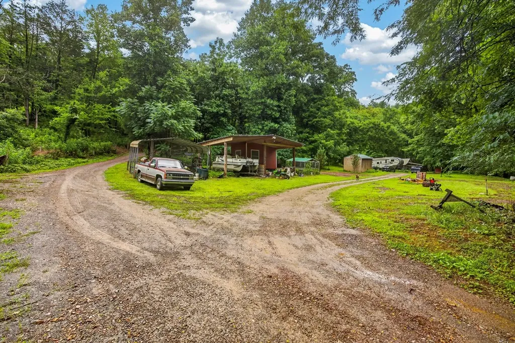 339 Wheeler Town Lane Bloomington Springs TN 38545