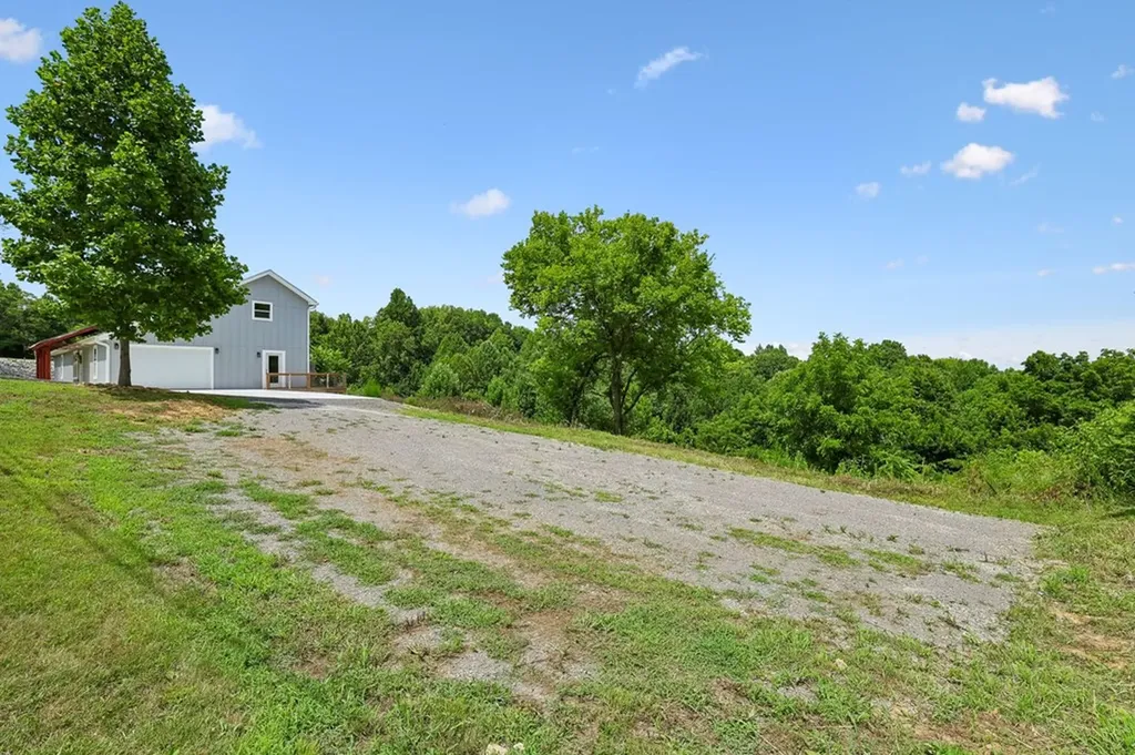 1124 Dale Ridge Road Dowelltown TN 37059