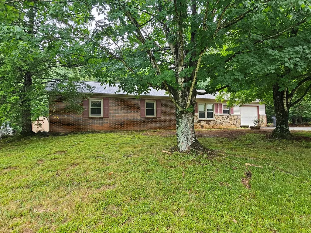 301 Cora Road Cookeville TN 38501