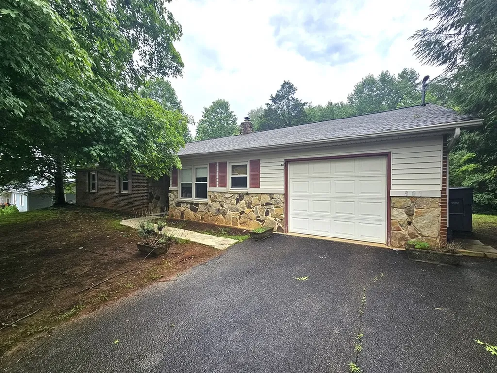 301 Cora Road Cookeville TN 38501