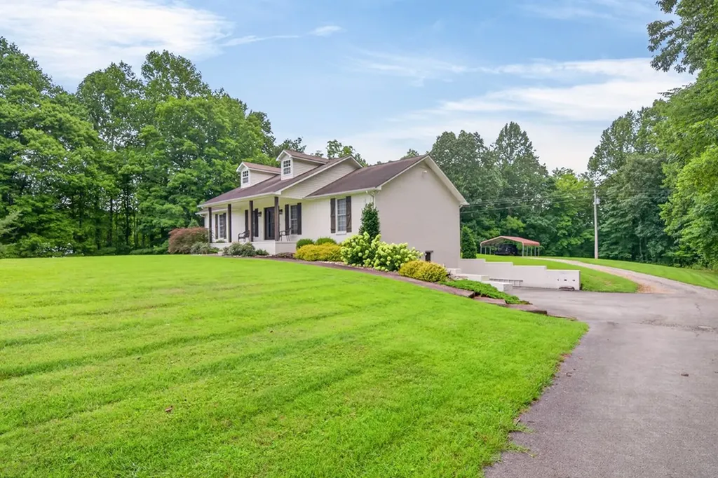 173 Cubb Hollow Gainesboro TN 38562