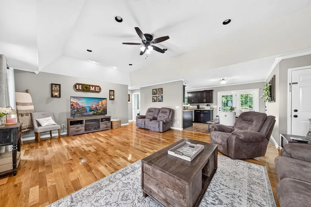 173 Cubb Hollow Gainesboro TN 38562