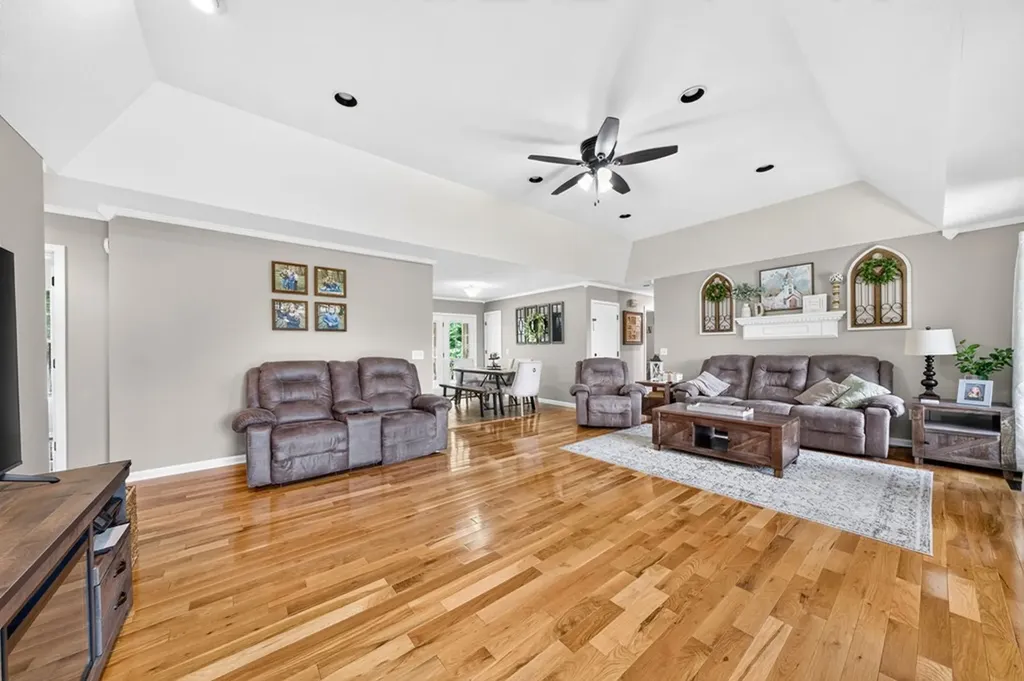 173 Cubb Hollow Gainesboro TN 38562