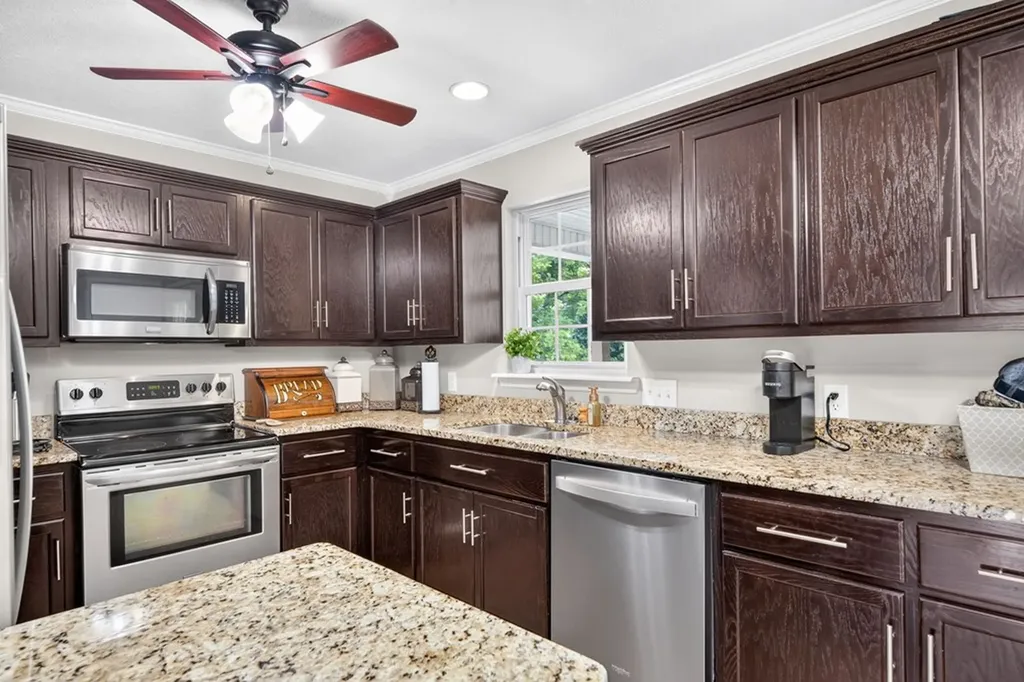 173 Cubb Hollow Gainesboro TN 38562
