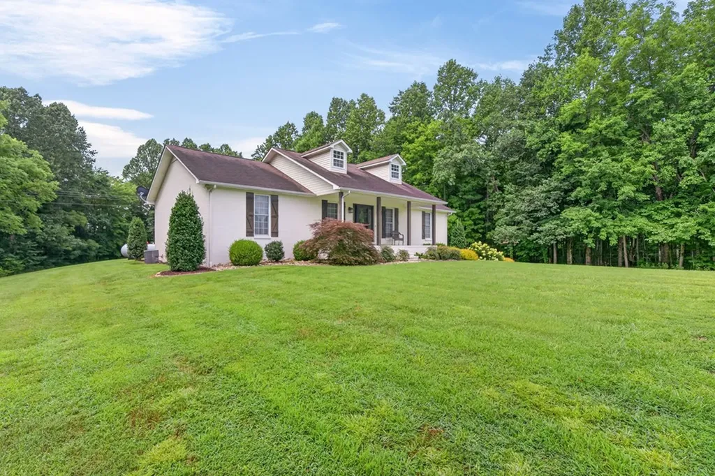 173 Cubb Hollow Gainesboro TN 38562