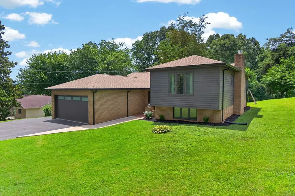 311 S Hillcrest Livingston TN 38570