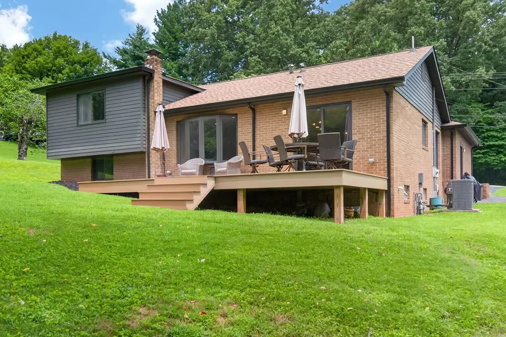 311 S Hillcrest Livingston TN 38570