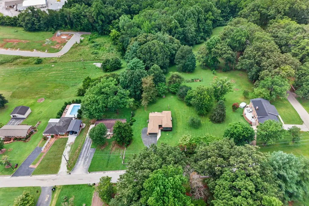 311 S Hillcrest Livingston TN 38570