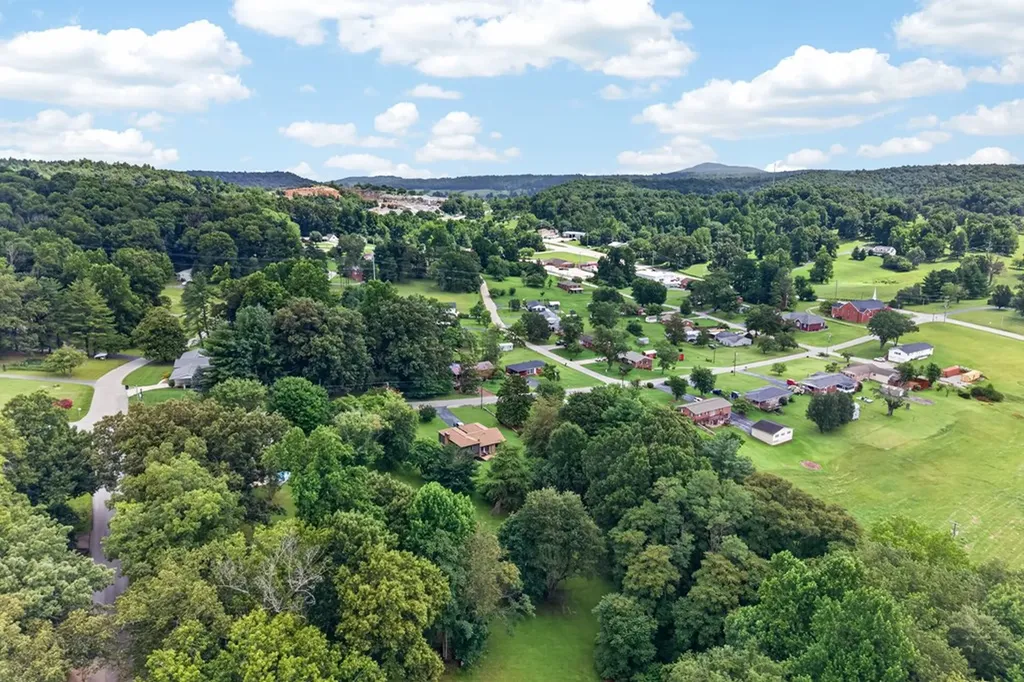 311 S Hillcrest Livingston TN 38570