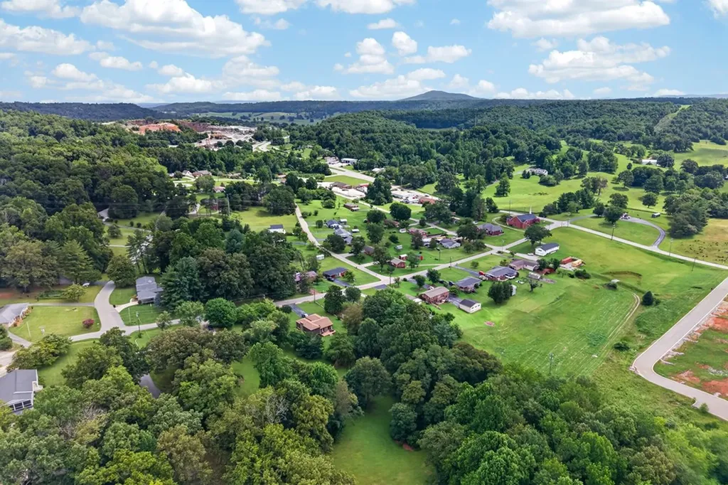 311 S Hillcrest Livingston TN 38570