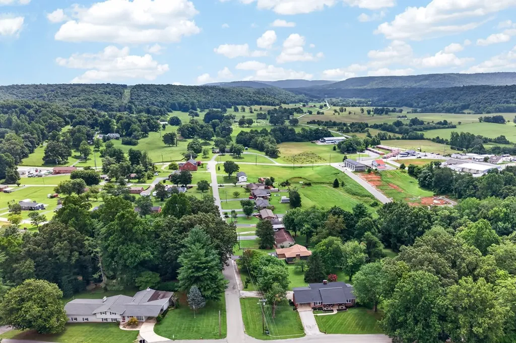 311 S Hillcrest Livingston TN 38570