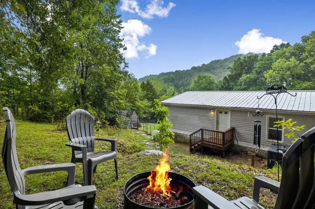 119 Dyer Branch Road Gordonsville TN 38563