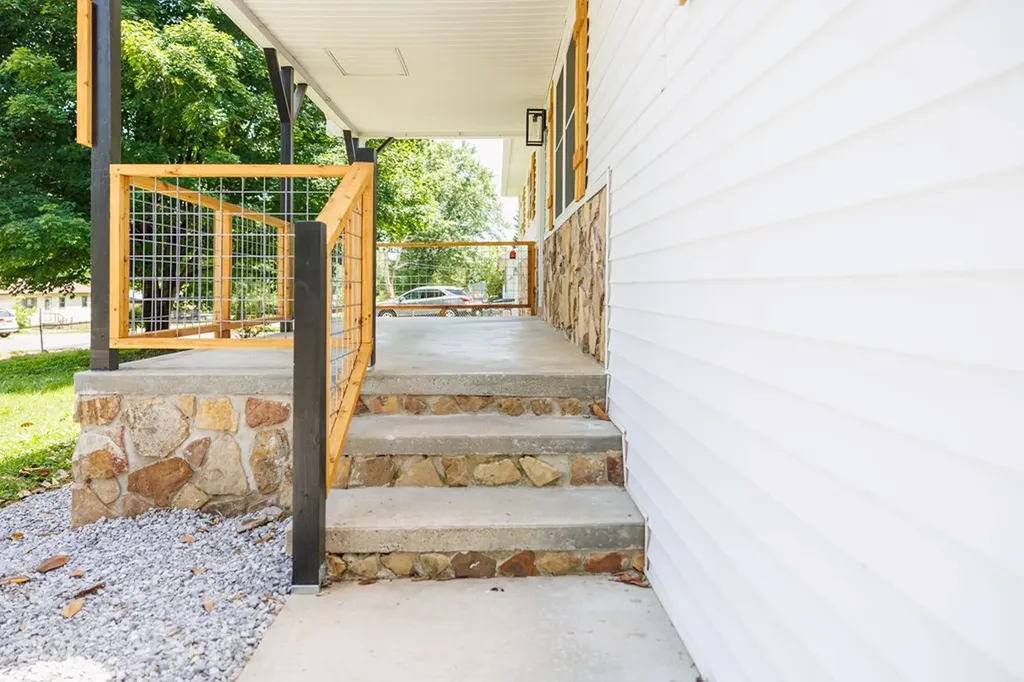 4543 S Creek Road Cookeville TN 38506