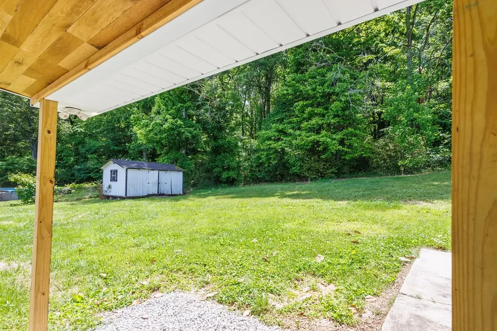 4543 S Creek Road Cookeville TN 38506