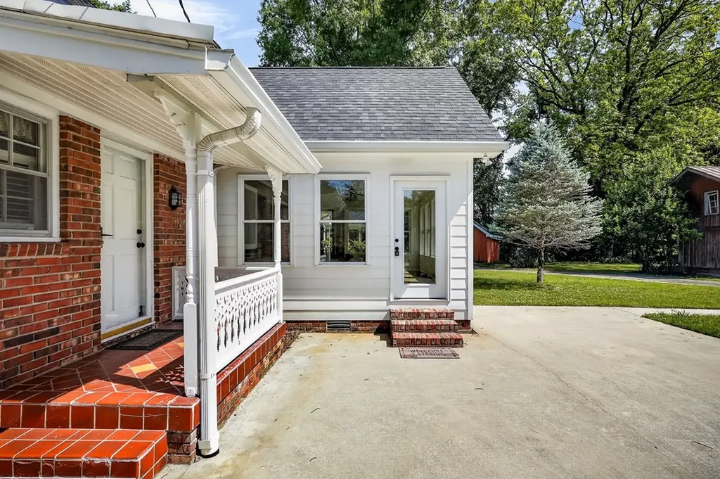 209 Myers Street Livingston TN 38570