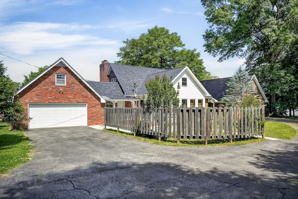 209 Myers Street Livingston TN 38570