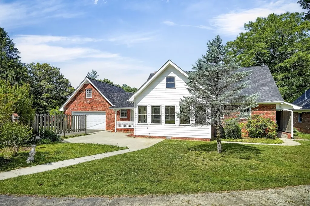 209 Myers Street Livingston TN 38570