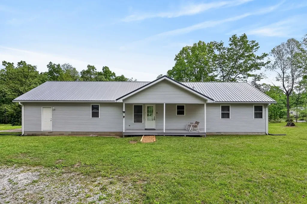 8607 Crossville Highway Sparta TN 38583