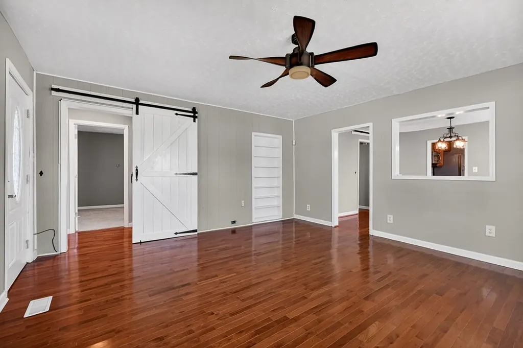 159 2nd Avenue S Algood TN 38506