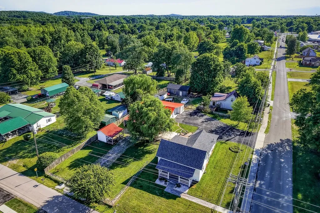 159 2nd Avenue S Algood TN 38506