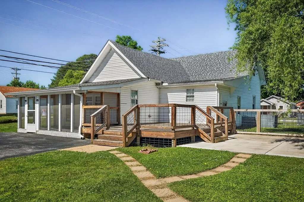 159 2nd Avenue S Algood TN 38506
