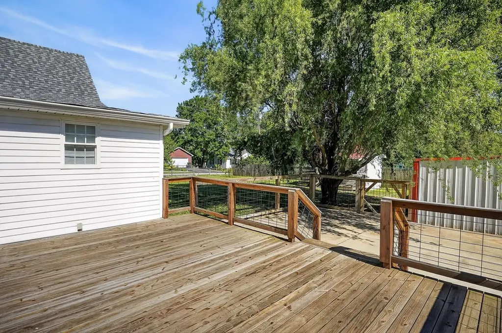 159 2nd Avenue S Algood TN 38506
