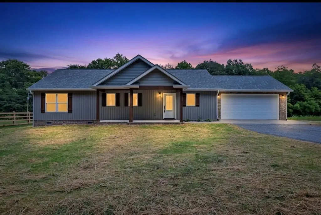 1259 Franklin Loop Clarkrange TN 38553