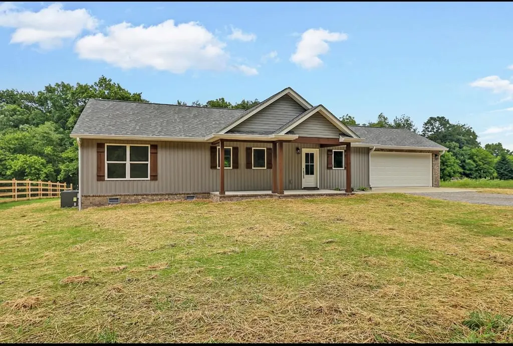 1259 Franklin Loop Clarkrange TN 38553