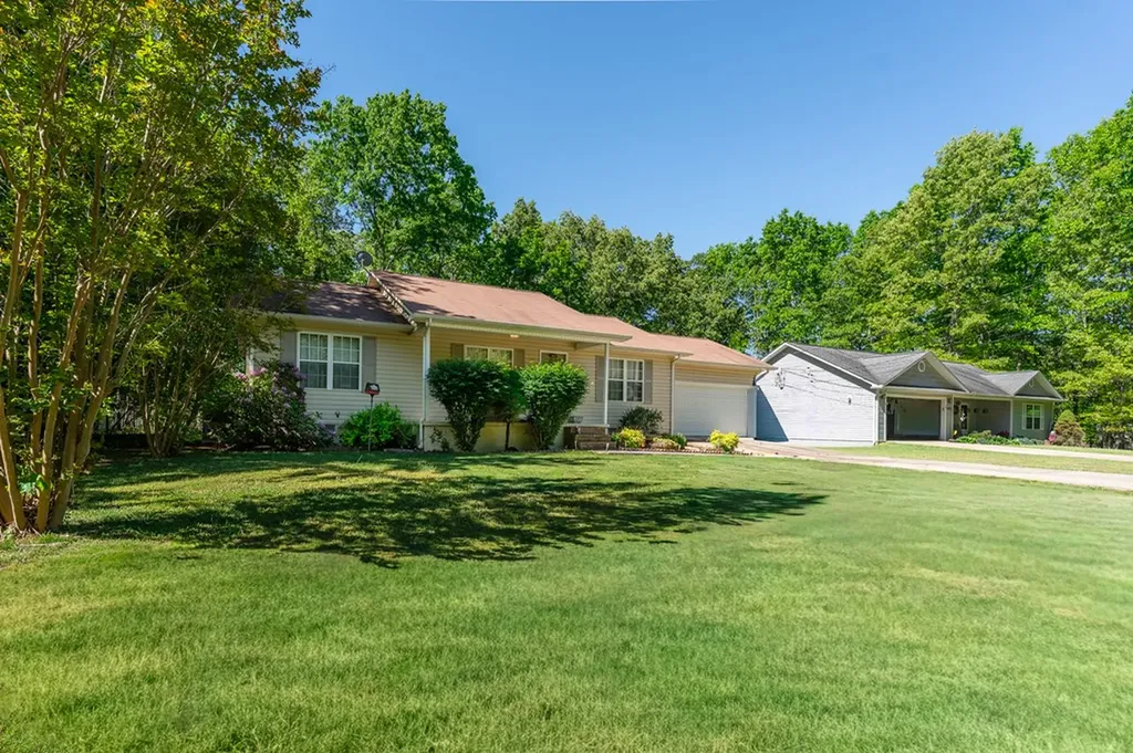 9033 Weketa Crossville TN 38572