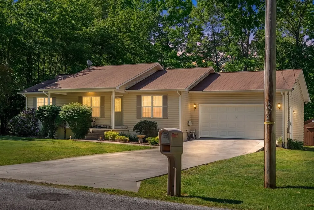 9033 Weketa Crossville TN 38572