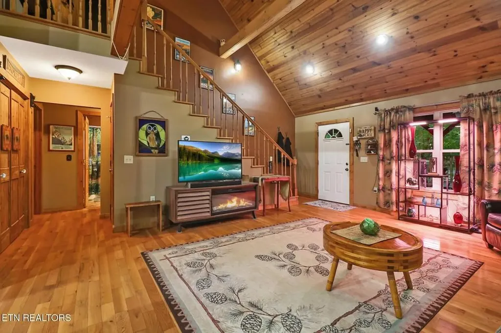 737 Edd Linder Road Jamestown TN 38556-6495