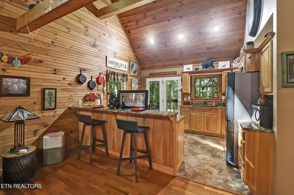 737 Edd Linder Road Jamestown TN 38556-6495