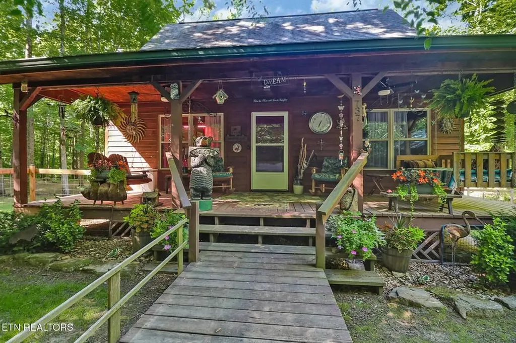 737 Edd Linder Road Jamestown TN 38556-6495