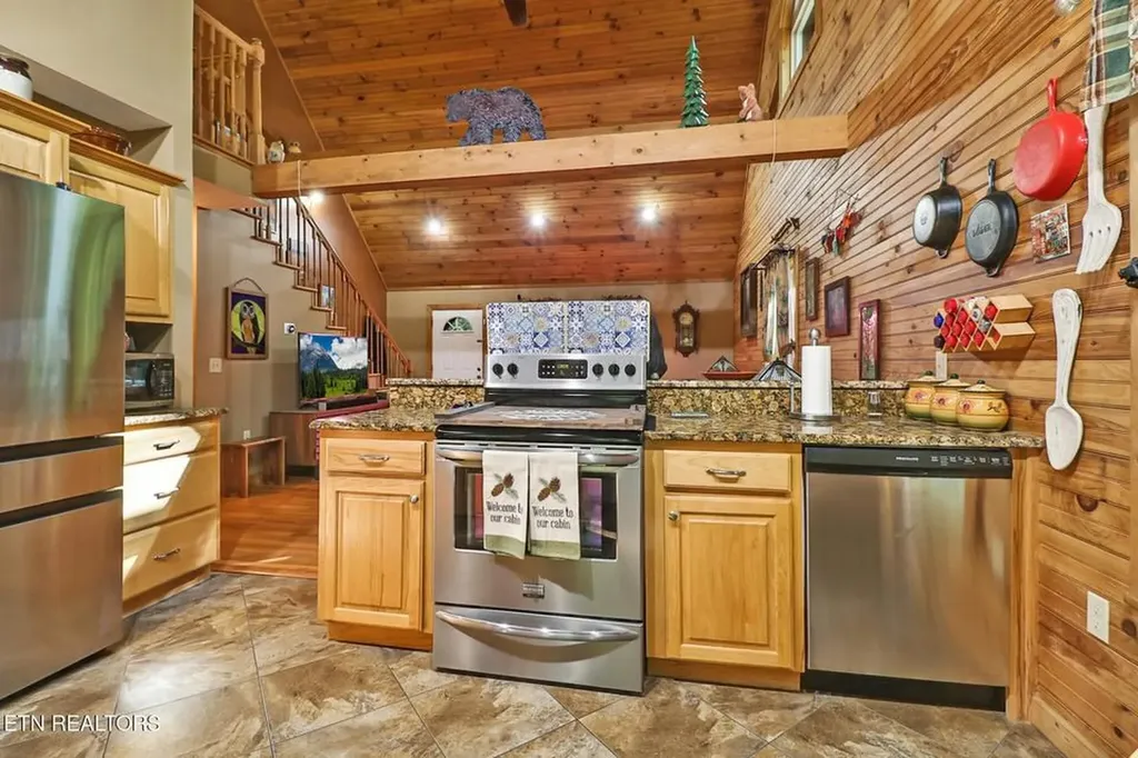 737 Edd Linder Road Jamestown TN 38556-6495