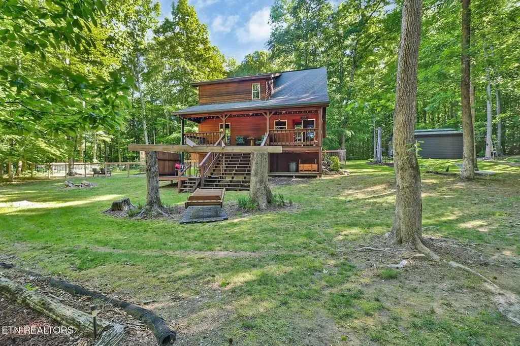 737 Edd Linder Road Jamestown TN 38556-6495