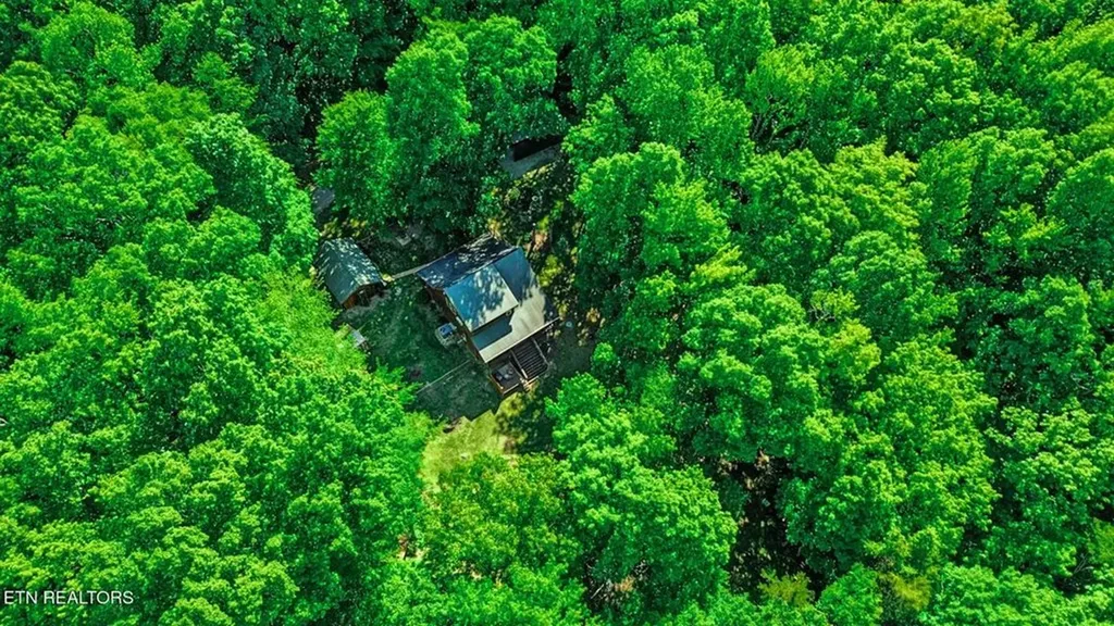 737 Edd Linder Road Jamestown TN 38556-6495