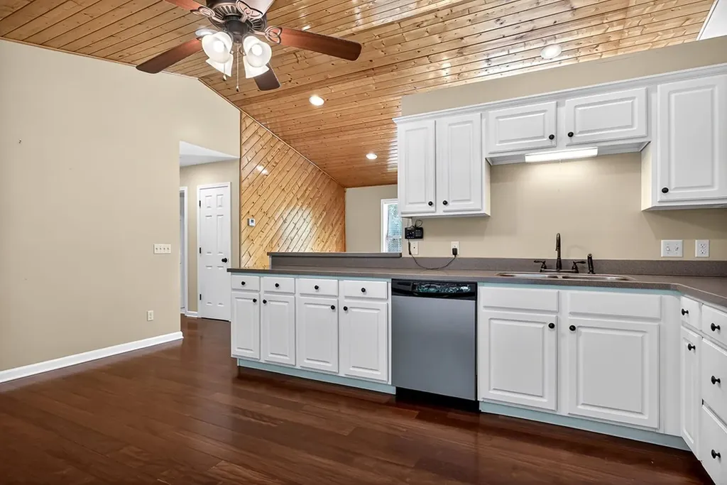 506 Deer Ridge Road Byrdstown TN 38549