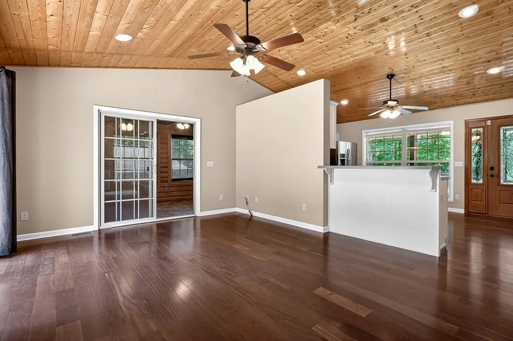 506 Deer Ridge Road Byrdstown TN 38549