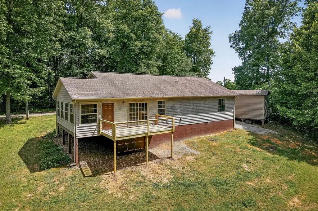 506 Deer Ridge Road Byrdstown TN 38549