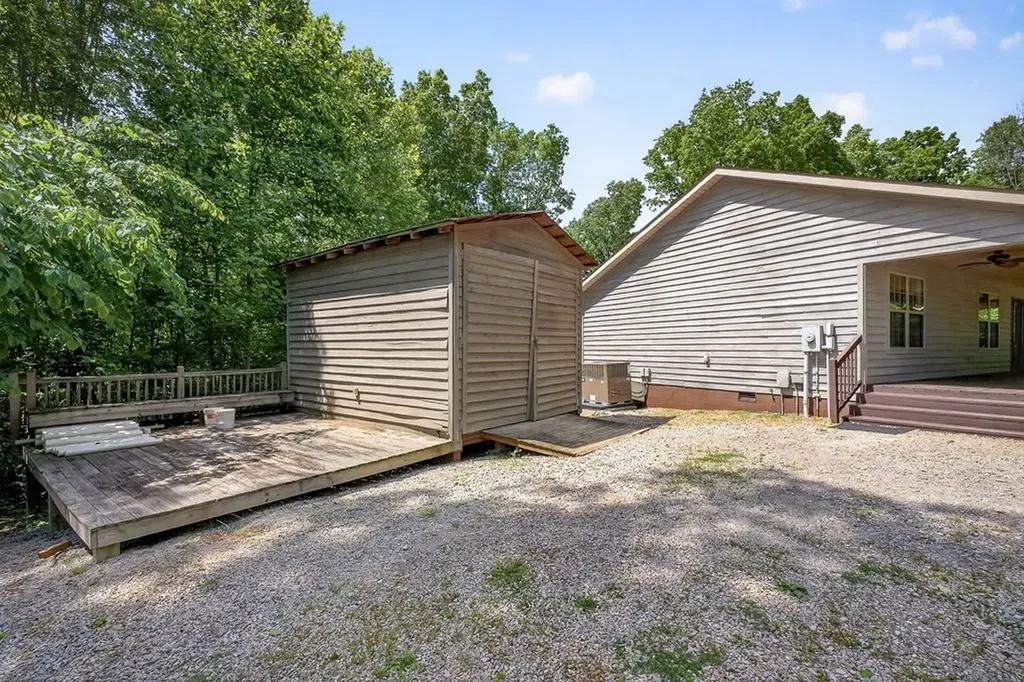 506 Deer Ridge Road Byrdstown TN 38549