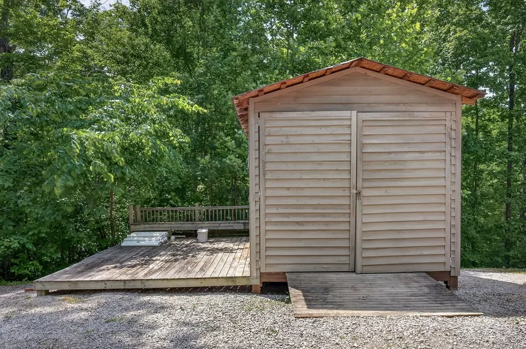 506 Deer Ridge Road Byrdstown TN 38549
