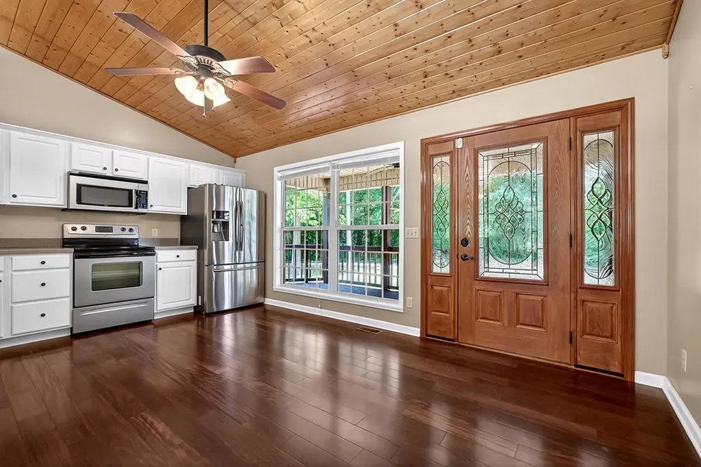 506 Deer Ridge Road Byrdstown TN 38549