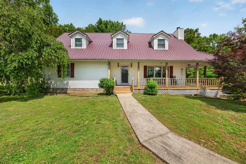2876 Hilham Highway Hilham TN 38568