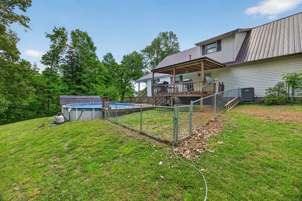 2876 Hilham Highway Hilham TN 38568