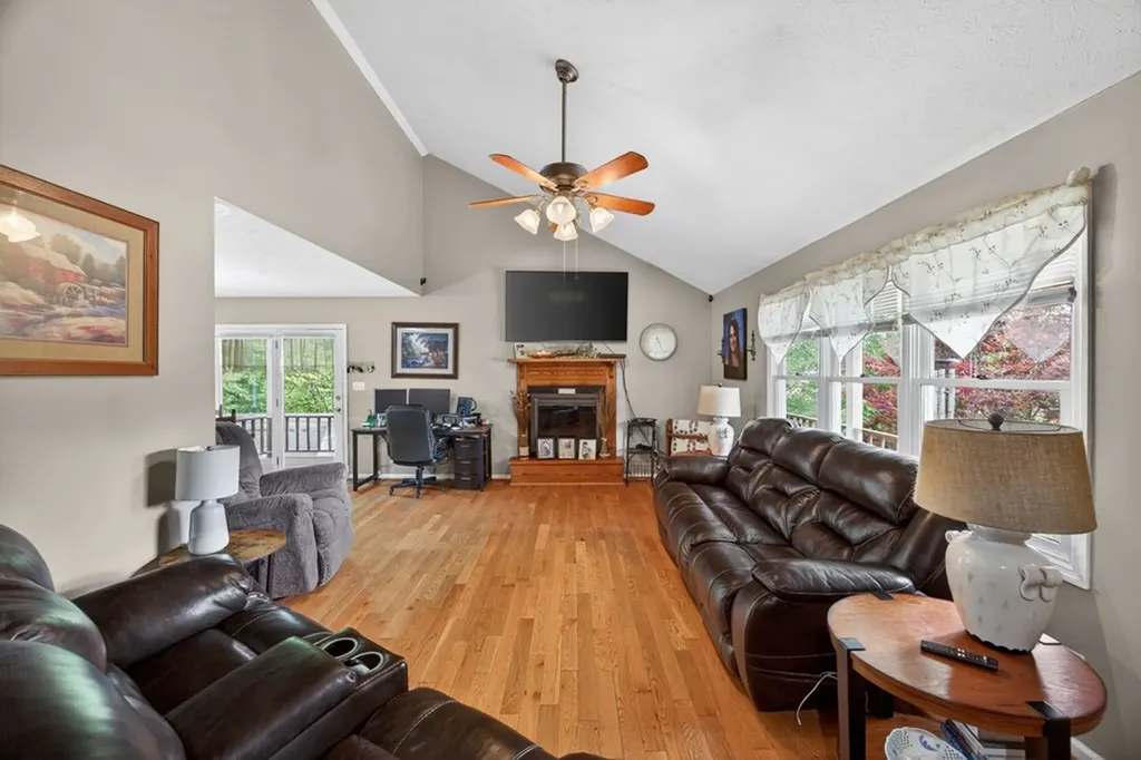 2876 Hilham Highway Hilham TN 38568