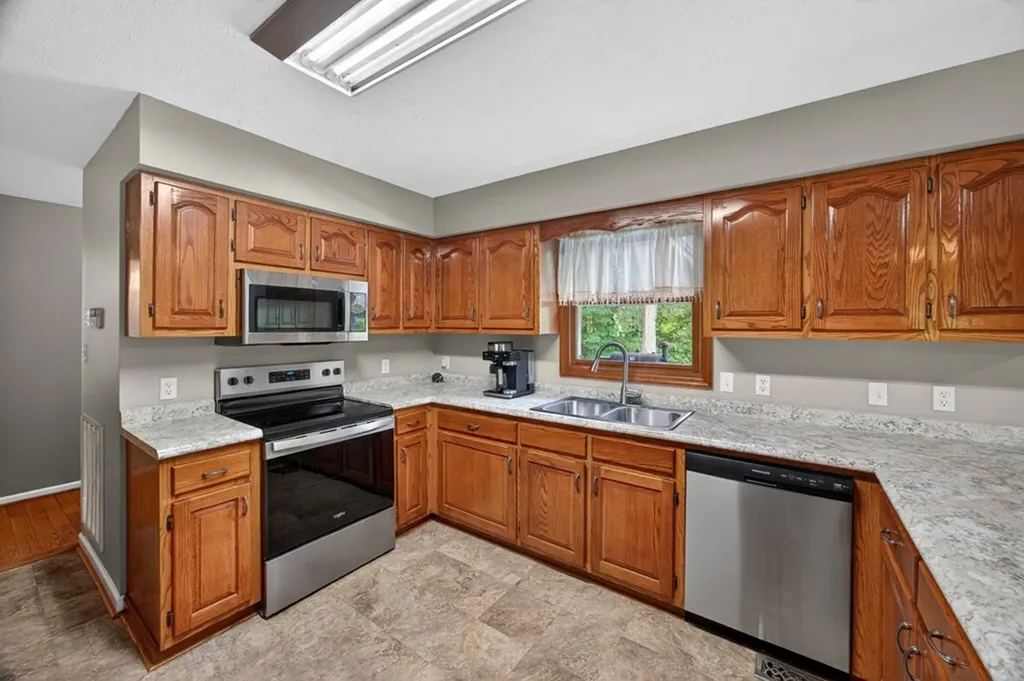 2876 Hilham Highway Hilham TN 38568