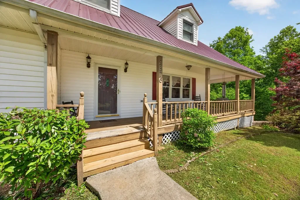 2876 Hilham Highway Hilham TN 38568