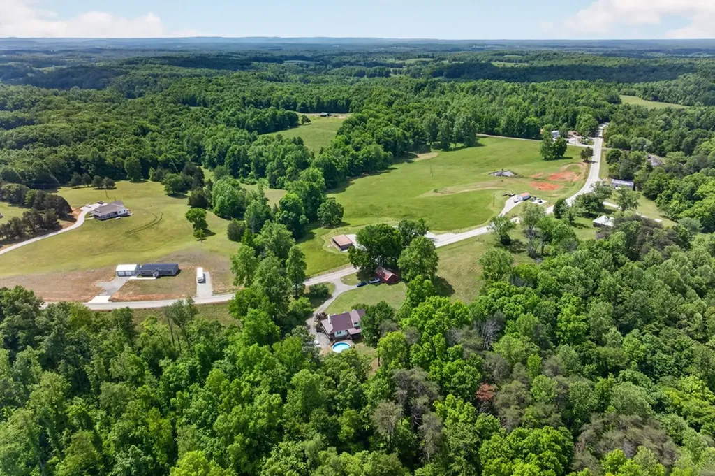 2876 Hilham Highway Hilham TN 38568