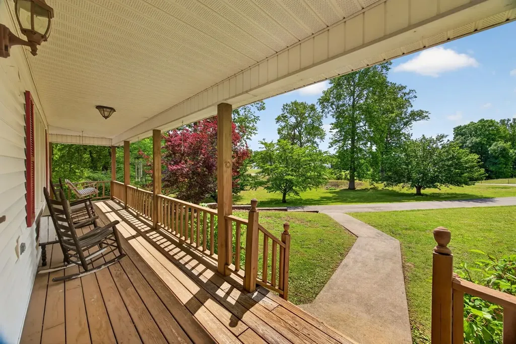 2876 Hilham Highway Hilham TN 38568